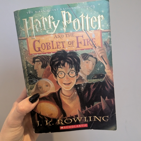 Harry Potter and the Goblet of Fire Book - Picture 1 of 4